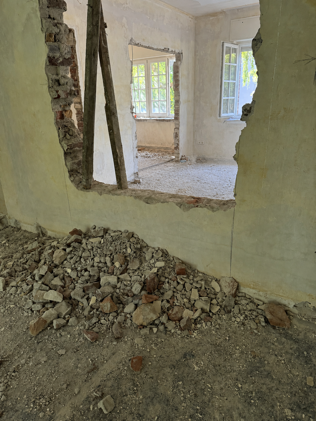 Freigelegte Wandöffnung während der Bauphase